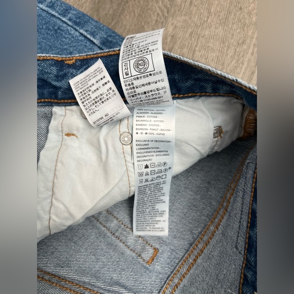 Levi’s 501 Original Cropped Women’s Jeans | High Rise | Color: Blue |Size: 26x26 - Picture 11 of 14